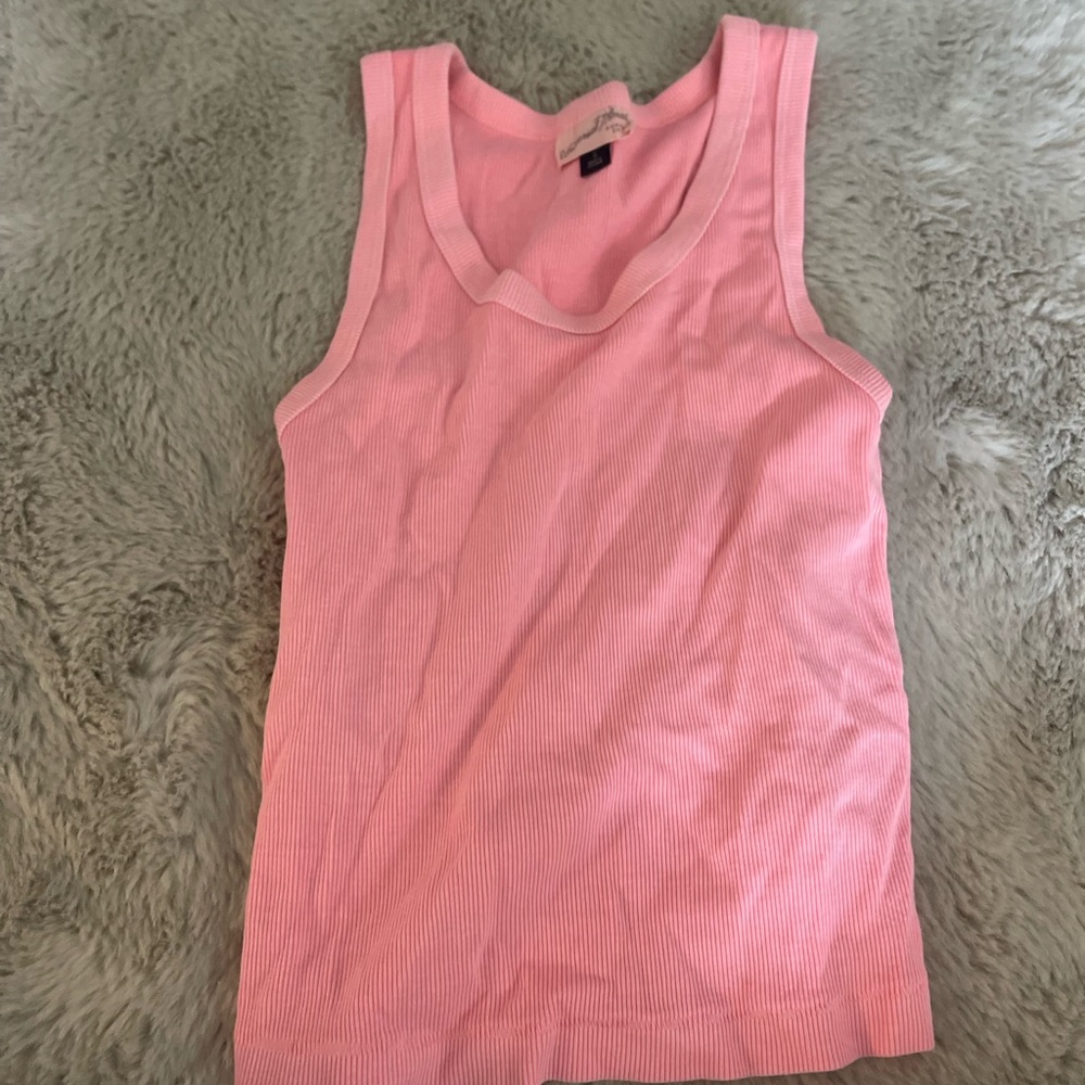 Universal threads tank